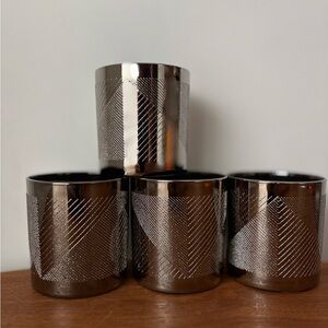 Stylish Silver Patterned Tumblers Set